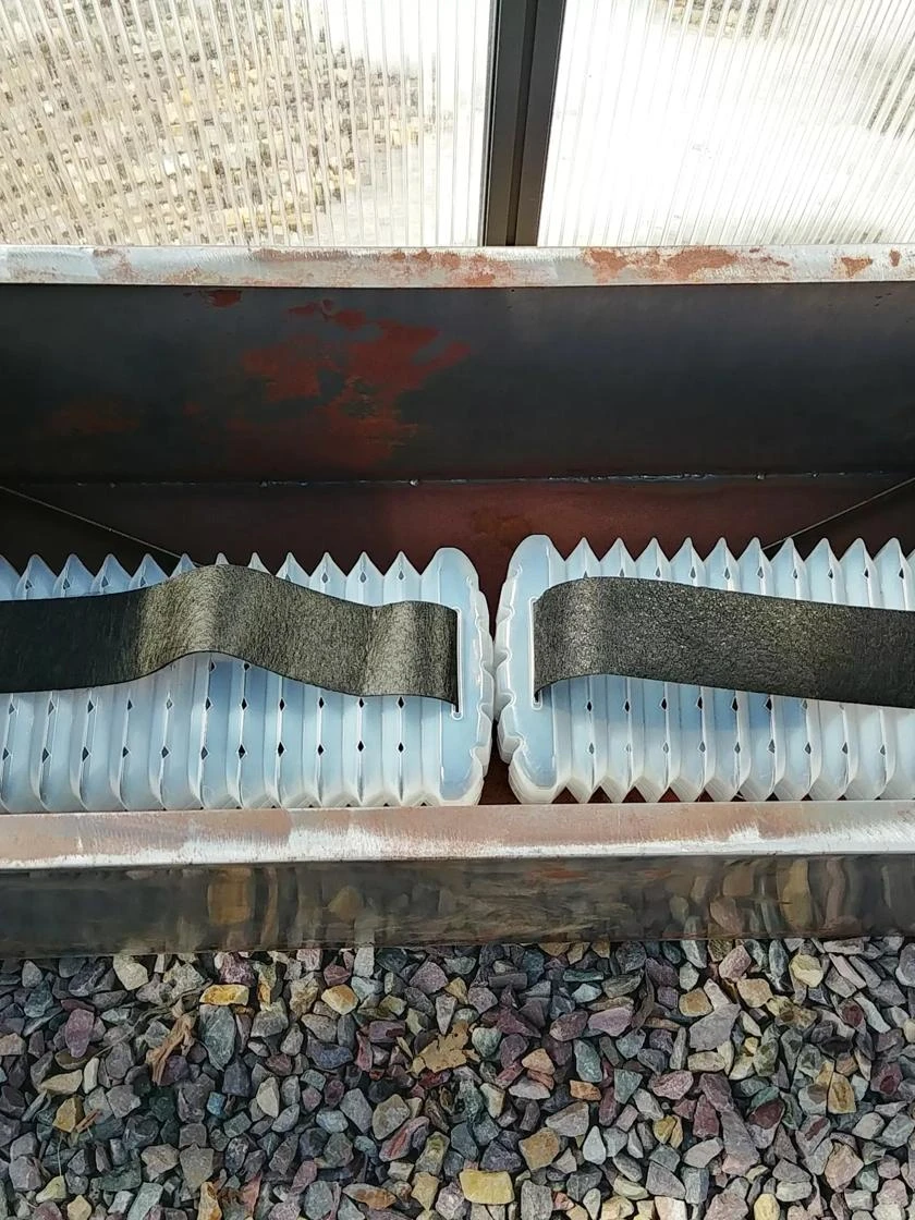 Adjustable Self-Watering Insert For Pots And Planters - Image 8